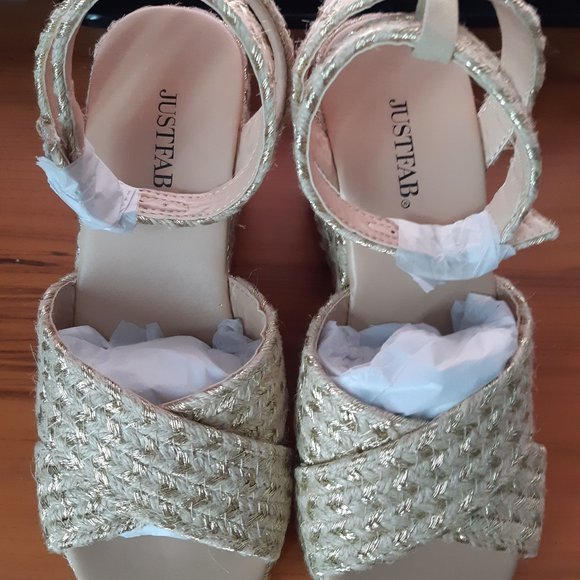 SANDLES - Picture 2 of 2